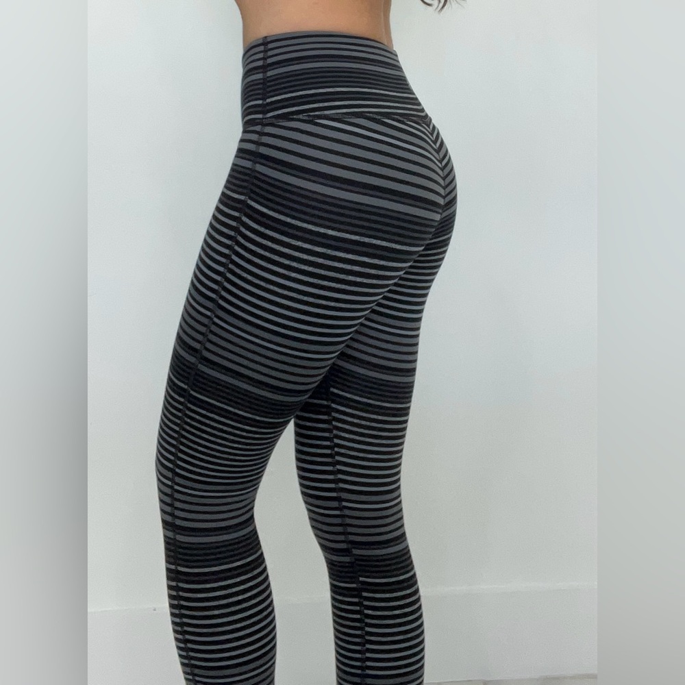 Athleta Colorblock Stripe Chaturanga Tight Black Leggings Womens X Small